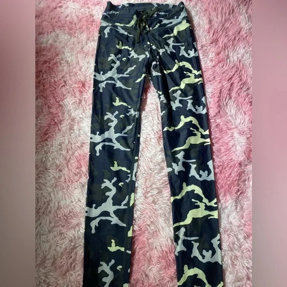 The Upside Leggings - Picture 5 of 6